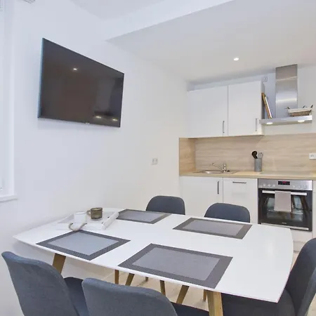 Ferienresidenz Zwei Bodden 2-8 Lietzow