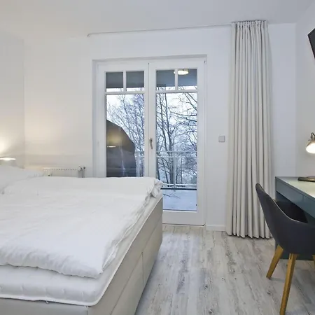 Ferienresidenz Zwei Bodden Fewo2-8 - Balkon, Sauna, Kamin *