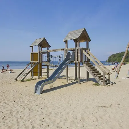 Ferienresidenz Zwei Bodden Fewo2-8 - Balkon, Sauna, Kamin شقة *