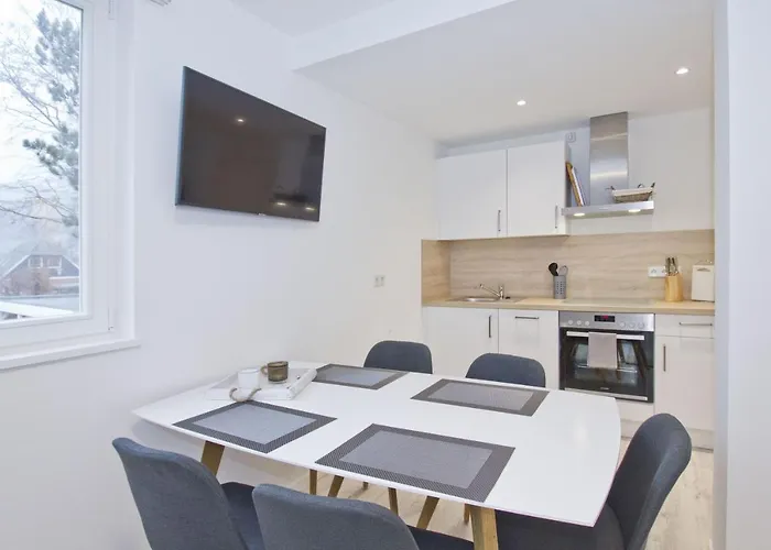 Ferienresidenz Zwei Bodden 2-8 Lietzow