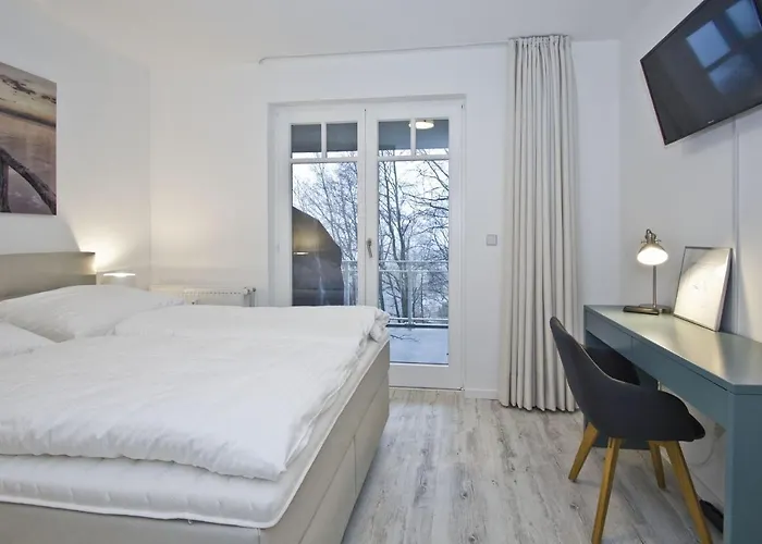 Ferienresidenz Zwei Bodden 2-8 *